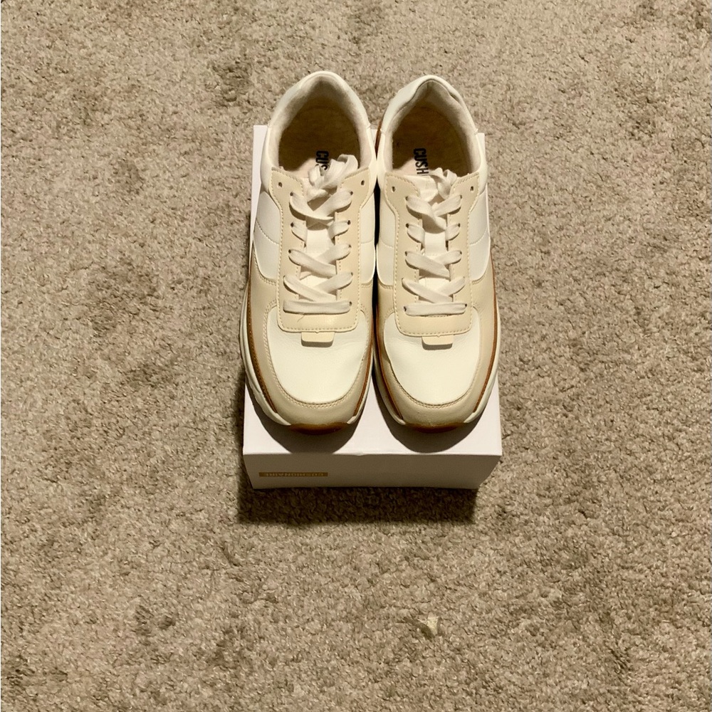 Women’s fashion sneakers size 8